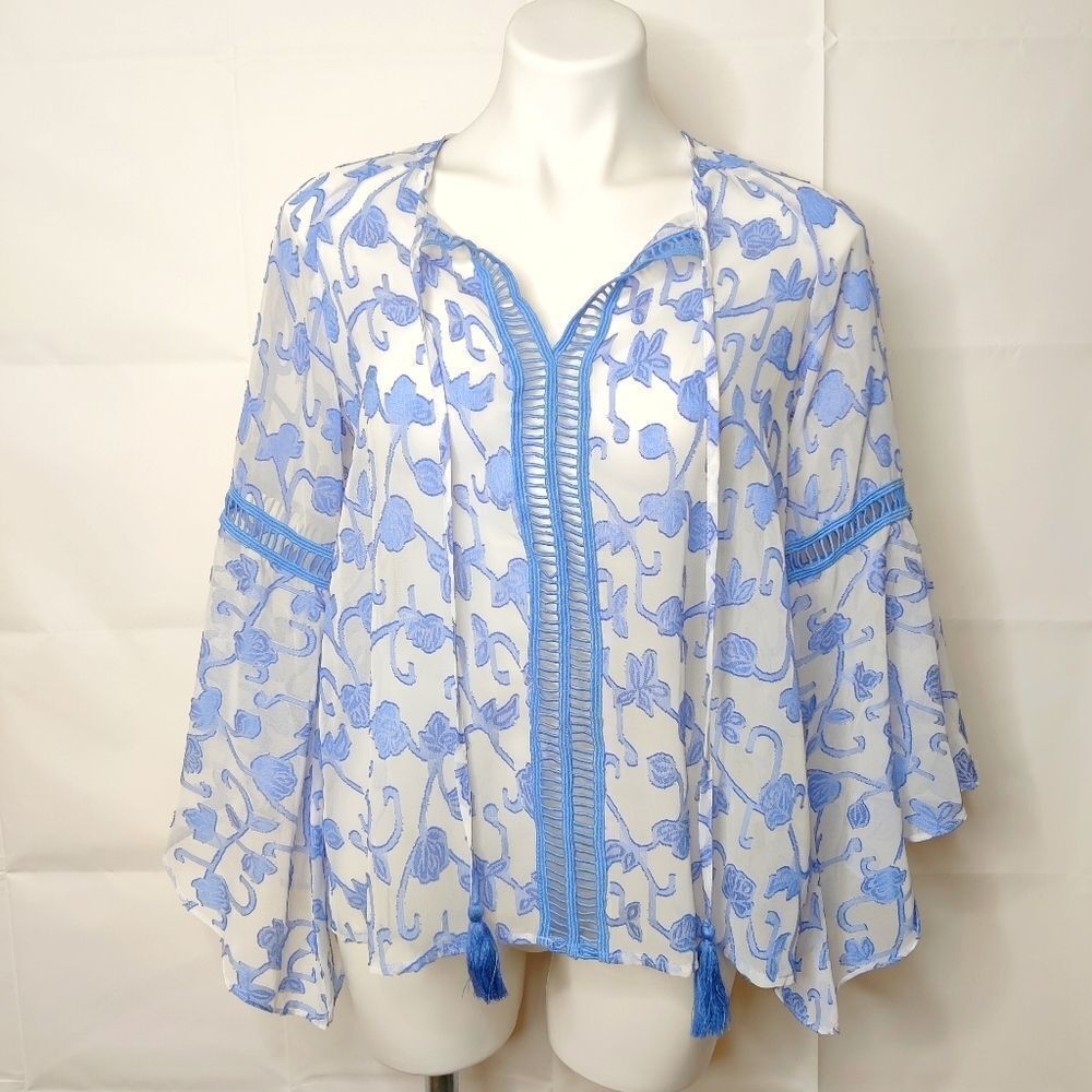 3/$25 Re:named Boho Blue Floral Bell Sleeve Top S